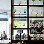 Hotell Oru Hub - Handwritten Collection 4*