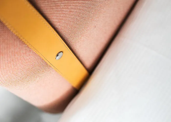 Oru Hub - Handwritten Collection Reval