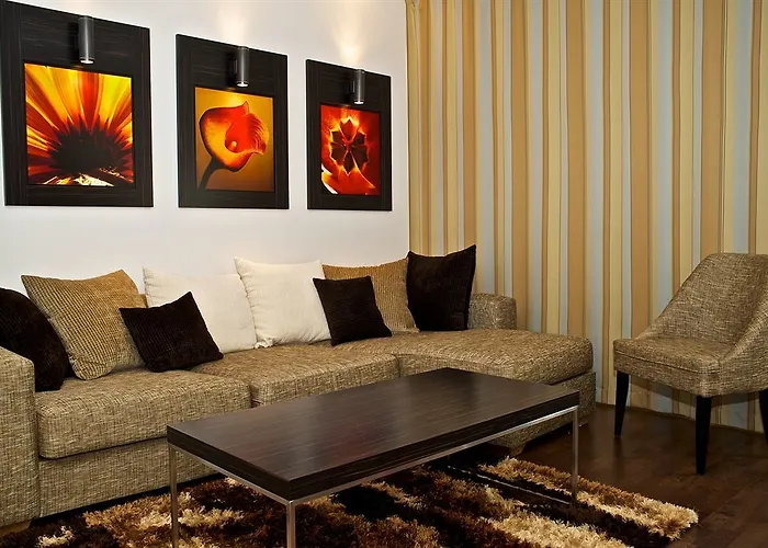 Oru Hub - Handwritten Collection Готель